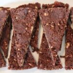 It’s a miracle! A no bake chocolate fridge cake that appears in your fridge in the morning! And at under 250 calories per slice!!