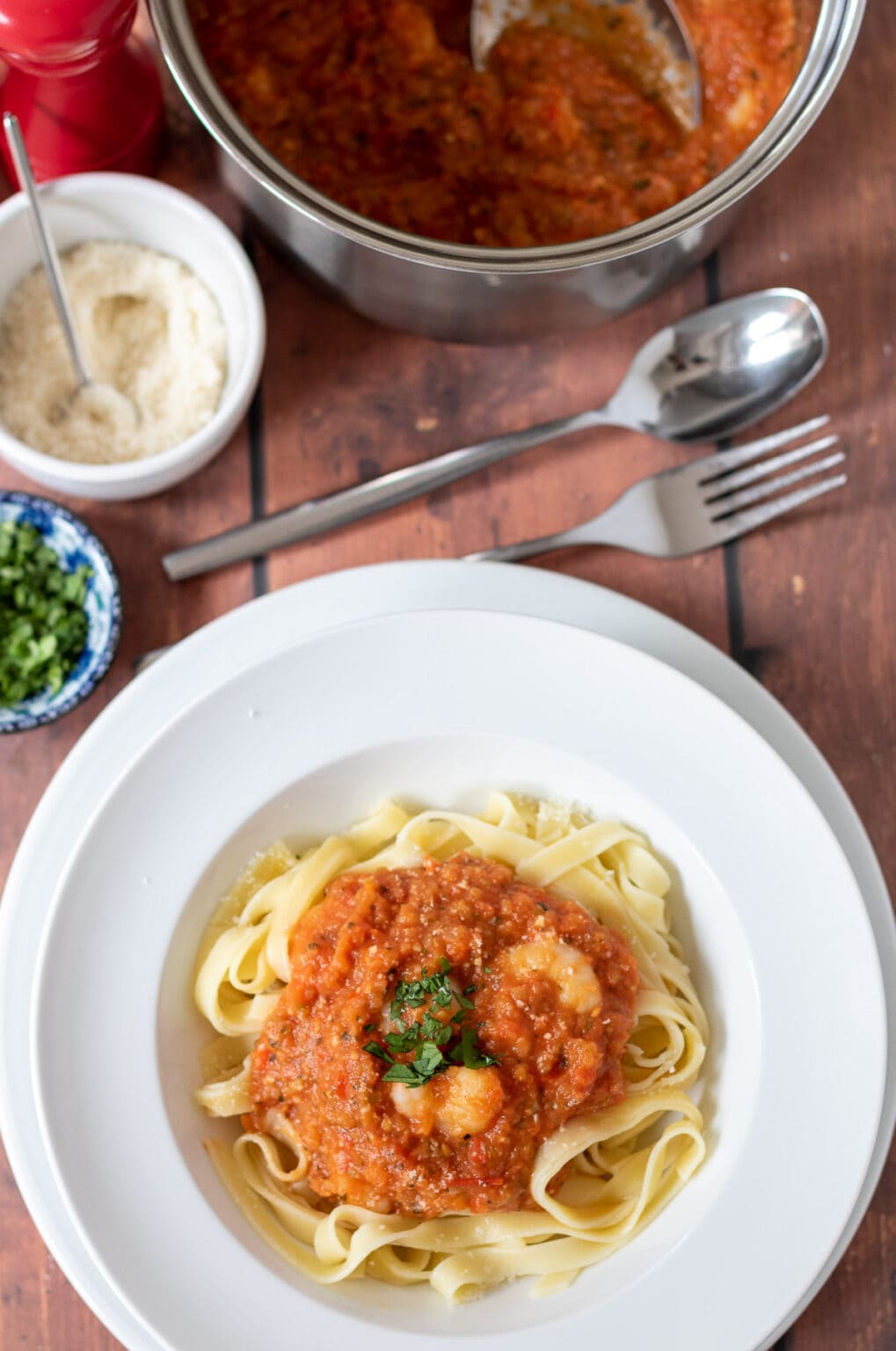 Prawn Ragu Tagliatelle Prawns in Tomato and Pepper Sauce - Neils Healthy Meals