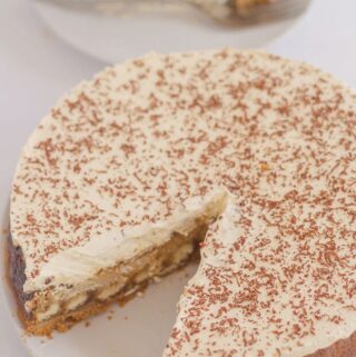 Tiramisu cheesecake is the delicious Italian coffee-flavoured dessert turned into an equally delicious cheesecake. Indulgent, heavenly, and made with a lower calorie ingredients too!