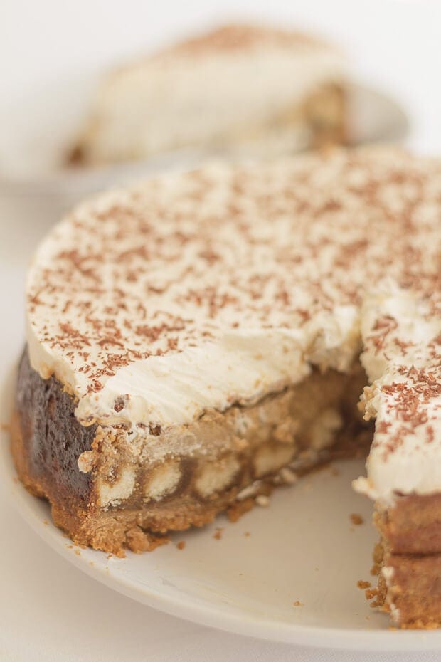 Tiramisu cheesecake is the delicious Italian coffee-flavoured dessert turned into an equally delicious cheesecake. Indulgent, heavenly, and made with a lower calorie ingredients too!