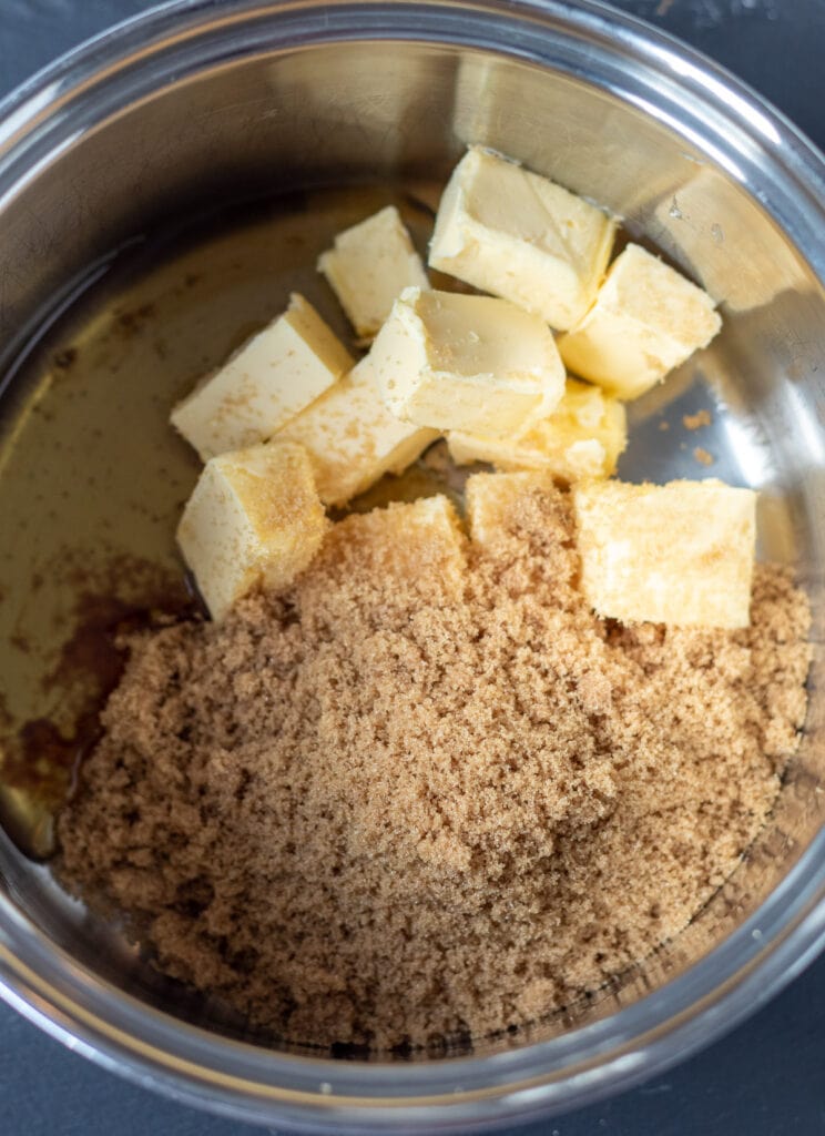 Butter, sugar and honey in a medium pan.