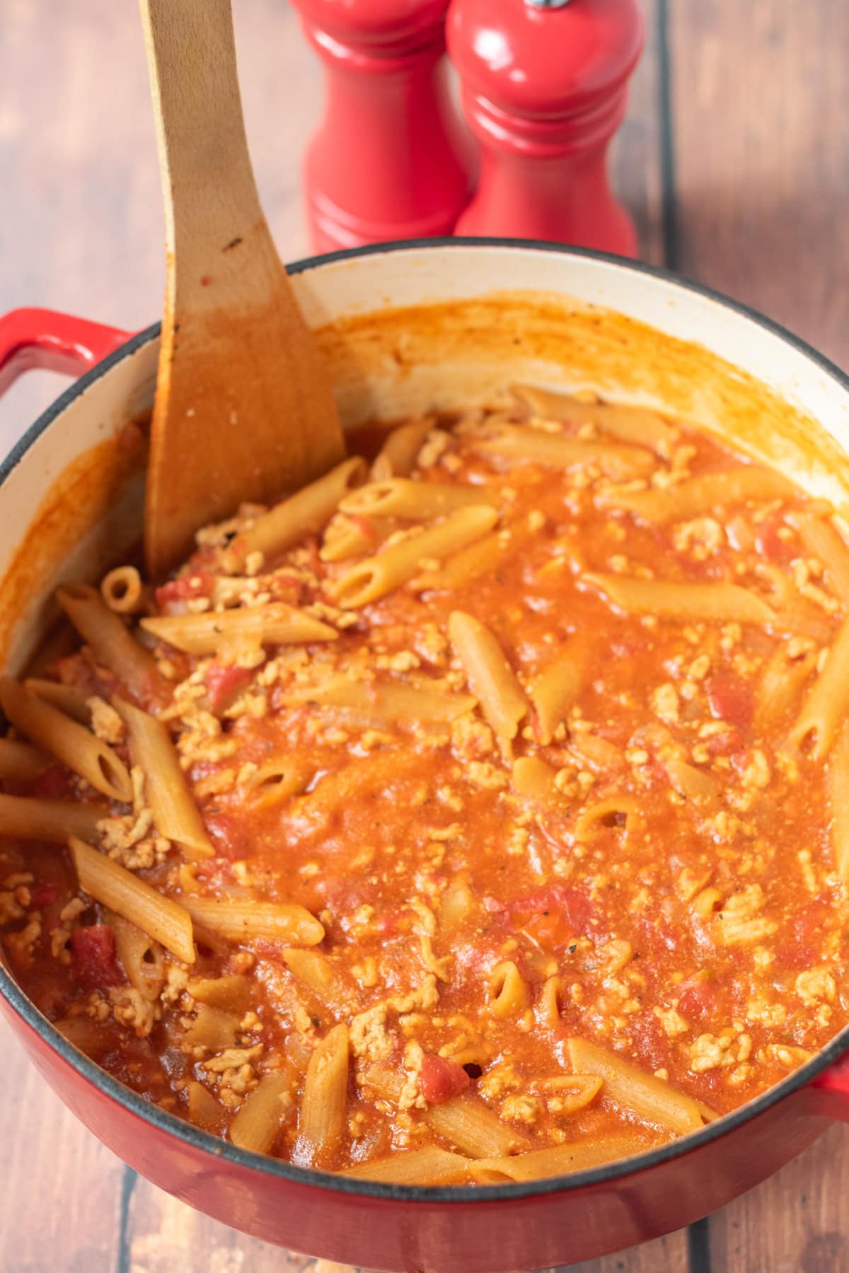 One pot turkey mince pasta in a large pot cooked until the liquid has been absorbed.